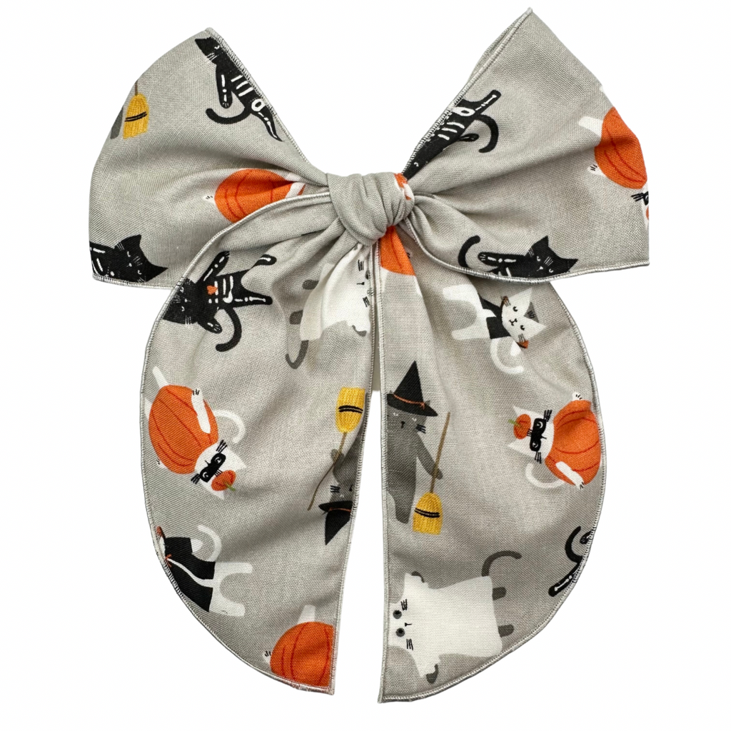 Costume Cats :: Oversized Traveler