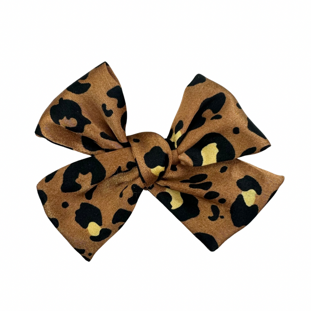 Leopard Crepe De Chine :: Mini Voyager Bow