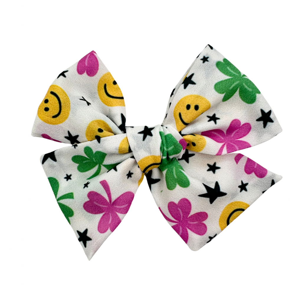 St. Patty's Smiles :: Mini Voyager Bow
