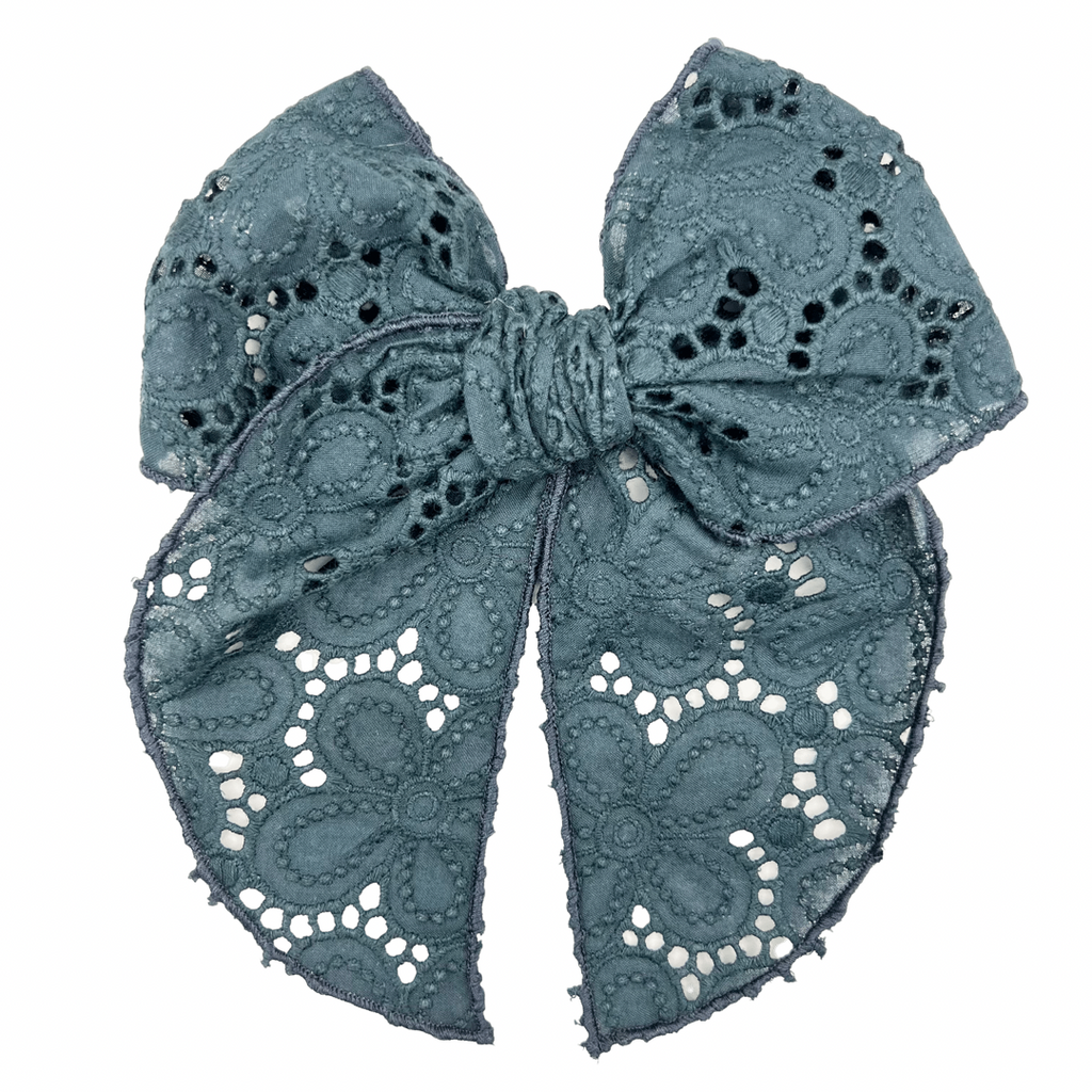 Blue Eyelet :: Oversized Traveler